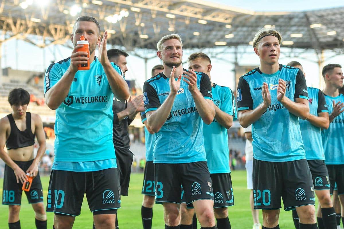 Mateusz Chamrek (z prawej)