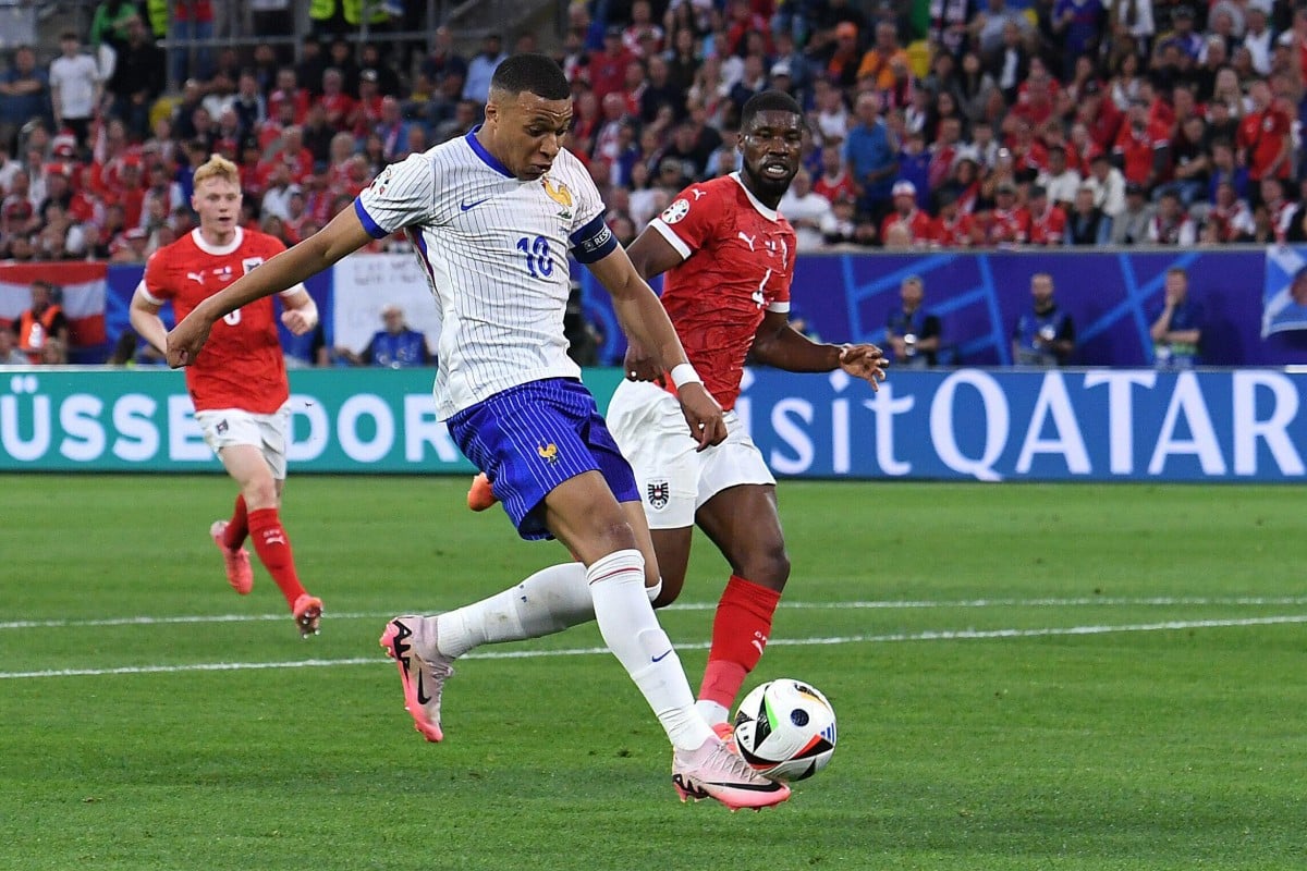 Kylian Mbappe i Kevin Danso