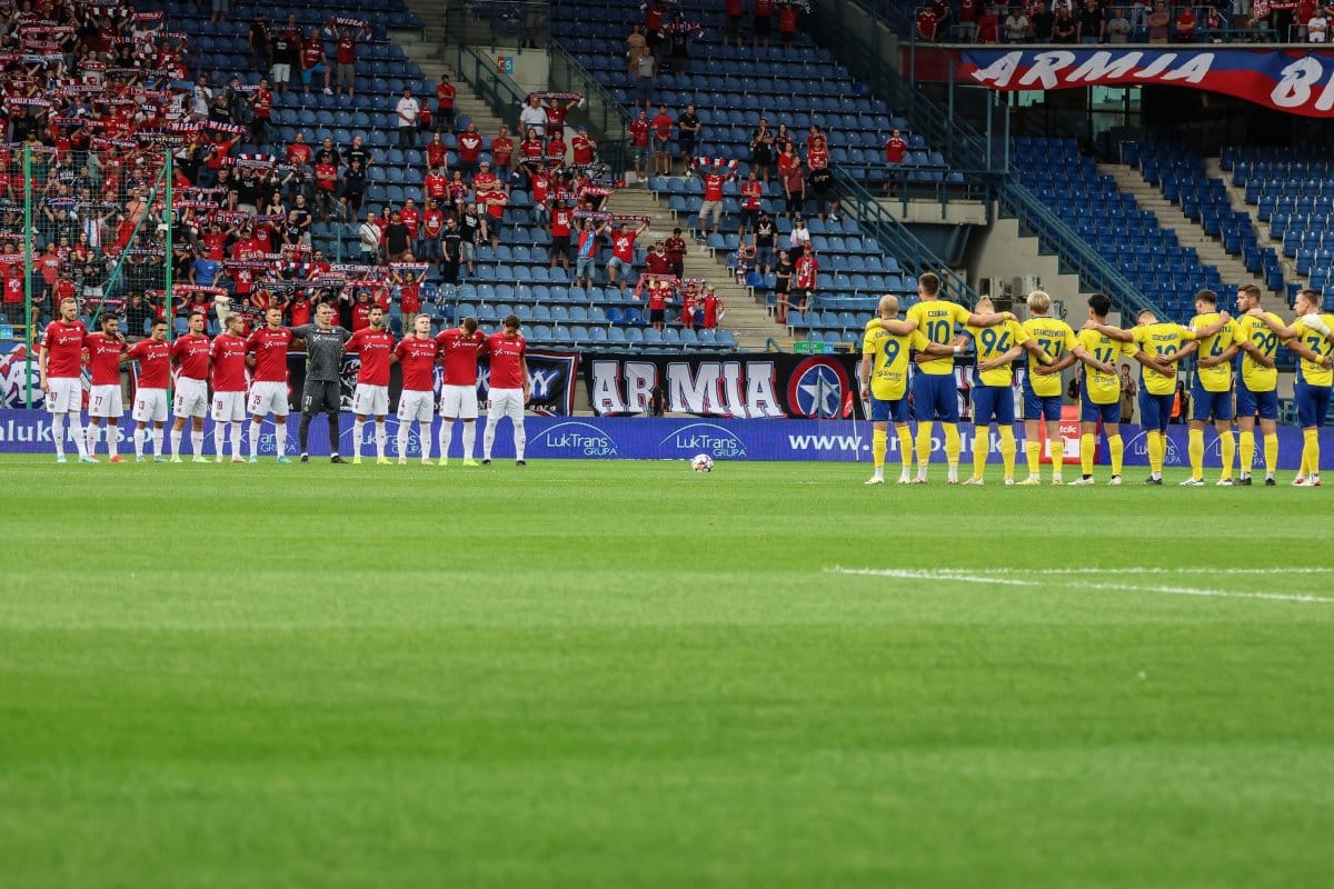 Piłkarze Wisły Kraków i Arki Gdynia