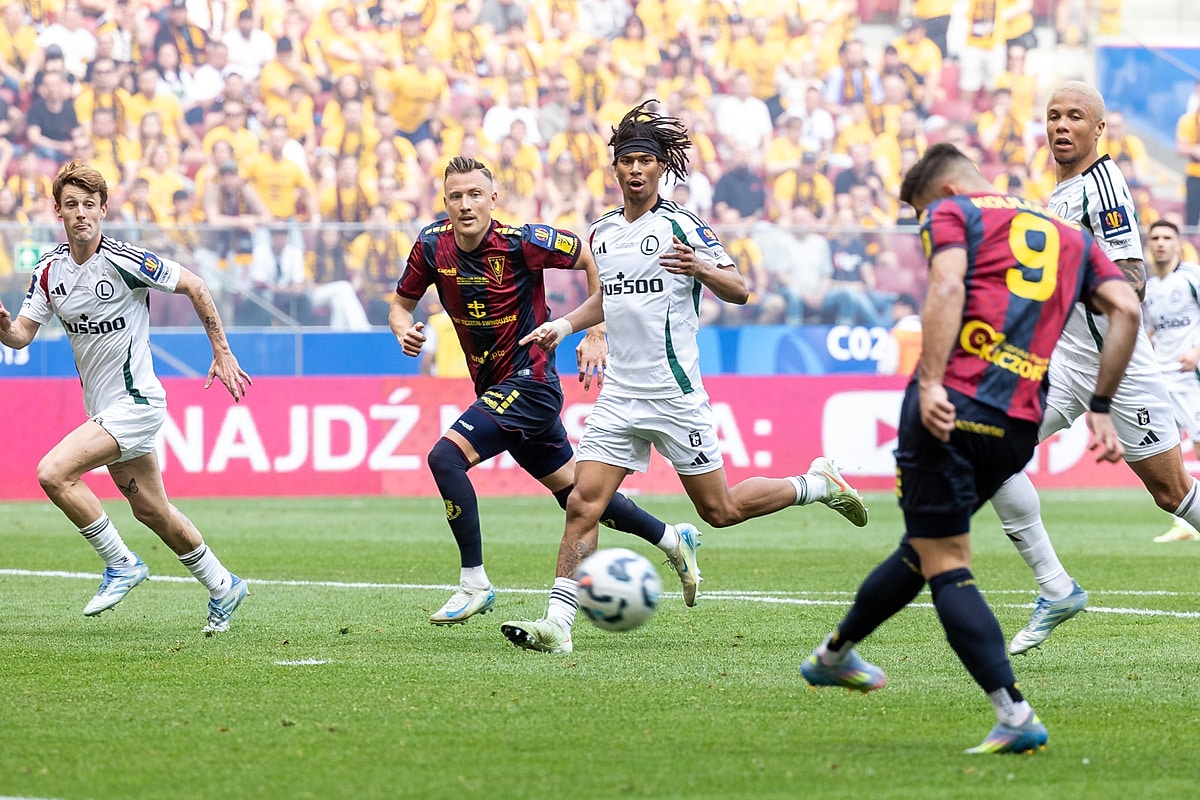 Piłkarze Legii Warszawa i Pogoni Szczecin