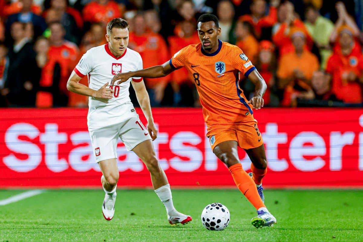 Ryan Gravenberch i Piotr Zieliński